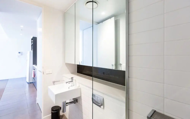 ERICA, 2BDR South Yarra Apartment
