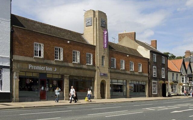 Отель Premier Inn York City - Blossom St North вид на фасад