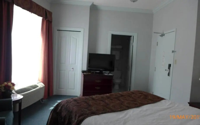 The Bridgeport Inn