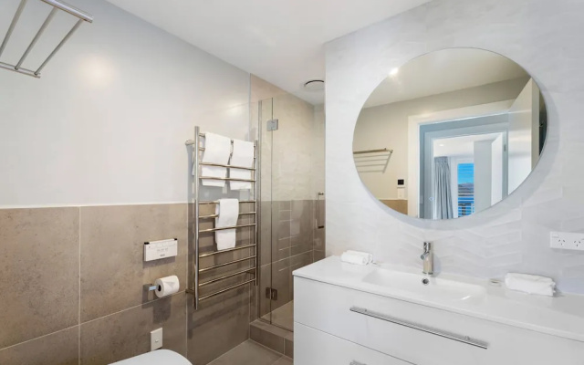 3-Bedroom Penthouse Apartment - The Beacon 1002