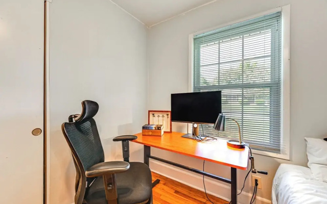 Eclectic Winston-salem Home: 3 Mi to Downtown!