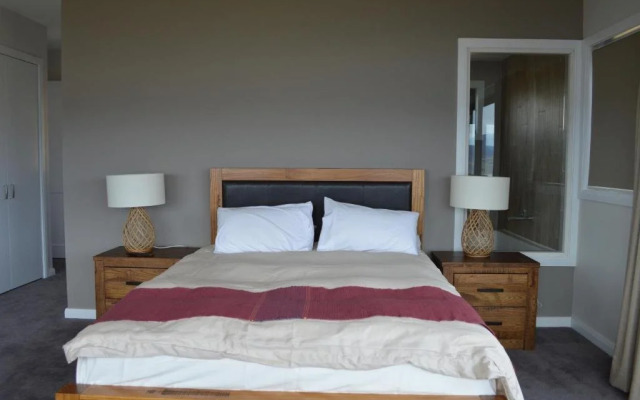 Willow Bay Lodge