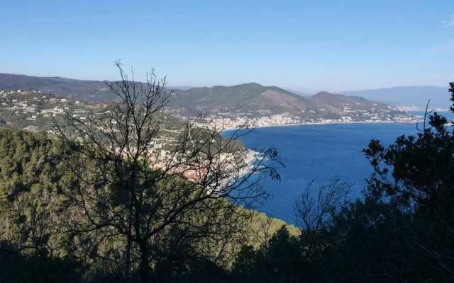 Varigotti casa a 50 metri dalla spiaggia!!!!