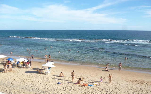 Flat no Farol da Barra 129