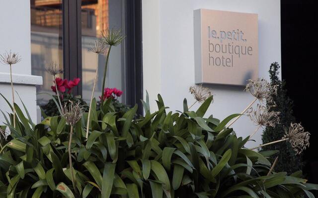 Le Petit Boutique Hotel - Adults Only вид на фасад