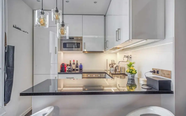 Luxe Apartment Near Père Lachaise Cemetery