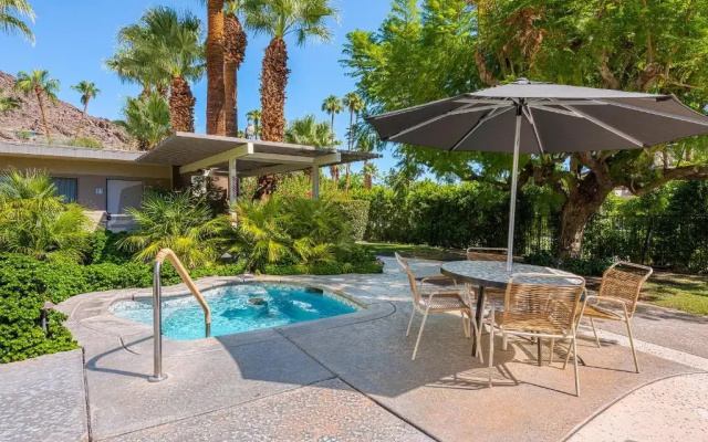 Desert Hills - 21 and Over - A Town & Desert Boutique Hotel