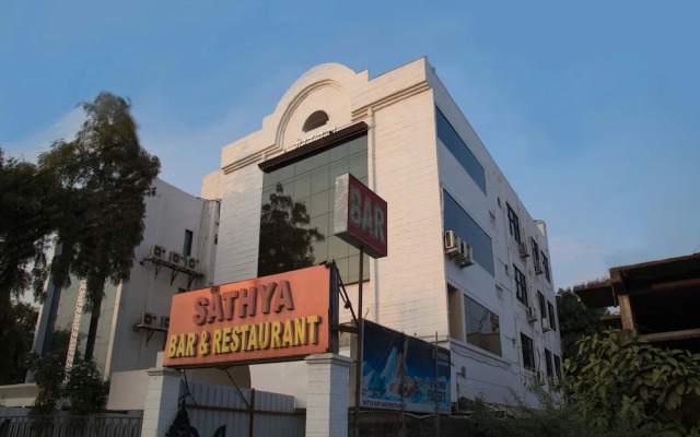 OYO 10023 Hotel Satya