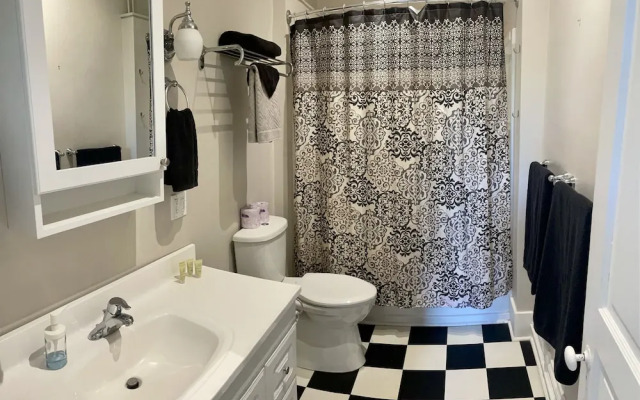 Stratford Suites - 32 Ontario St.