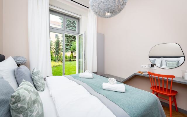 Отель EMPIRENT Garden Suites комната для гостей