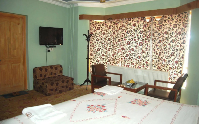 Hotel Paradise Inn