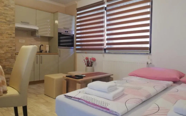 Studio Apartments Una