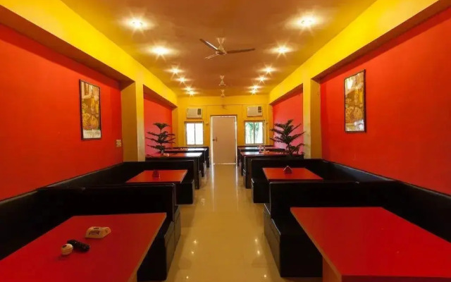 R.R.Hotel Restaurant & Lounge