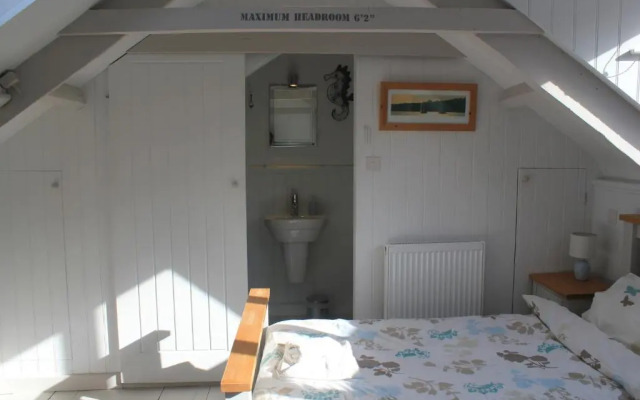 Tide House Seaside Holiday Cottage