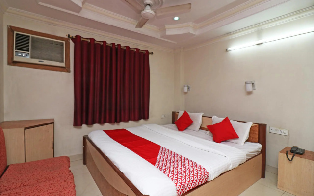 OYO 28130 Hotel Shiva