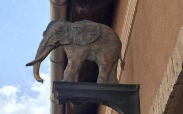 Отель Arany Elefant Panzio Венгрия, Эстергом - отзывы, цены и фото номеров - забронировать отель Arany Elefant Panzio онлайн вид на фасад