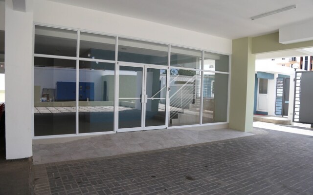 Отель Secure New Kingston Condo Ямайка, Кингстон - отзывы, цены и фото номеров - забронировать отель Secure New Kingston Condo онлайн вид на фасад