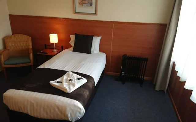 Mt Lyell Motor Inn