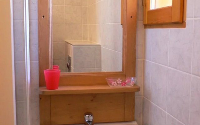 Chalet LES Aiguilles - LE Fourchu : 5 Pièces 10 Personnes / 5 Rooms 10 People