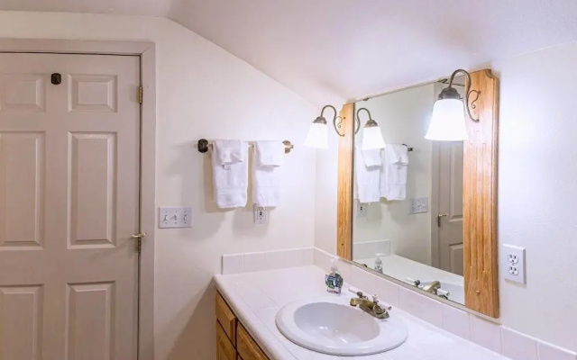 Oak Tower Townhouse-1.5 Blocks to OSF