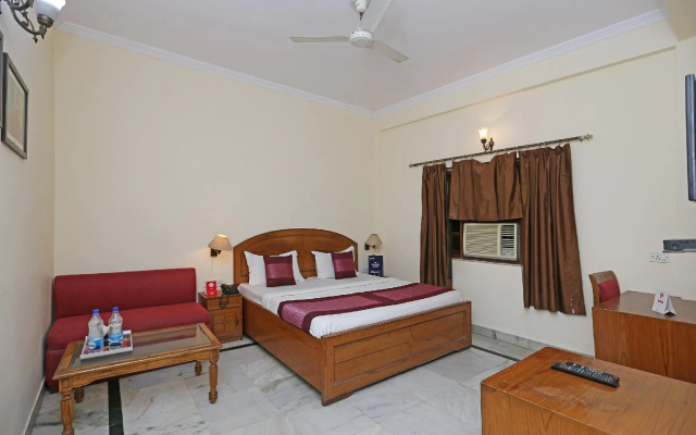 OYO 9585 Hotel Kavya Palace
