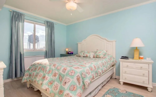 Makai 402 (bay View)