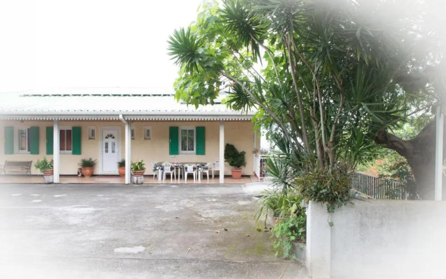 La Residence Des Cafeiers - Le Tampon (Adults Only)
