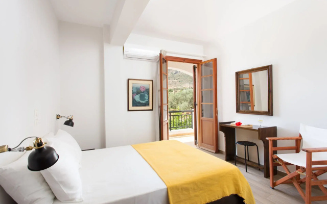 Venetia Apartments