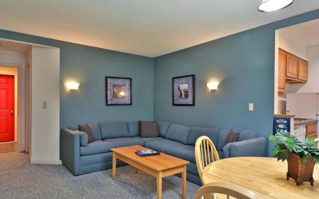 Cedarbrook Queen Suite 109