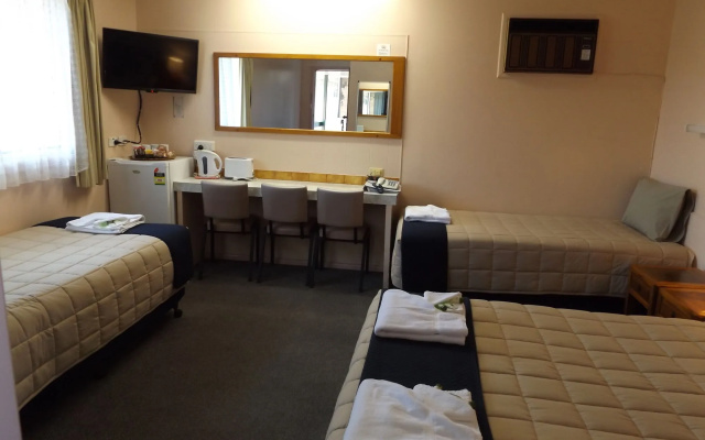 Civic Motel