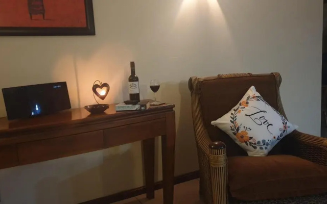Villa - Sleeps 7 - Pool - Parking