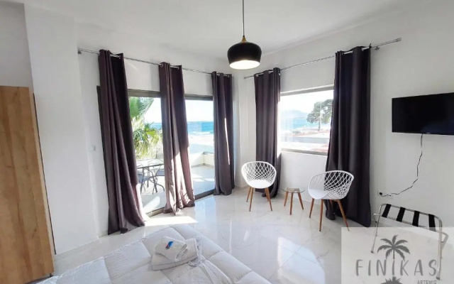 Finikas Suites & Apartments Airport