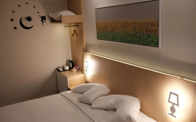 Verse Luxe Hotel Wahid Hasyim