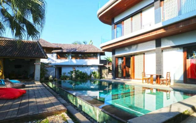 The Caz Bali