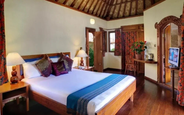 Strawberry Hill Hotel & Restaurant