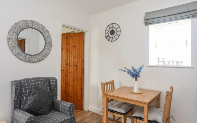 Tyn Towyn - Bwthyn Carreg