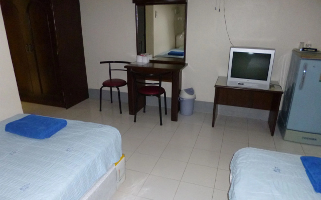 Pineapple Guesthouse Karon