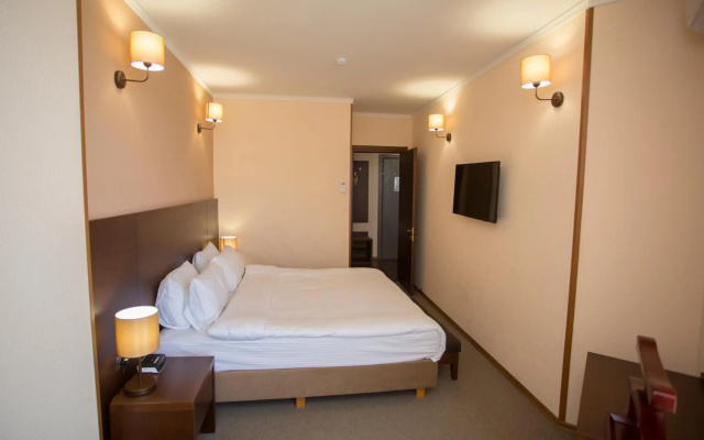 Отель Corner Inn