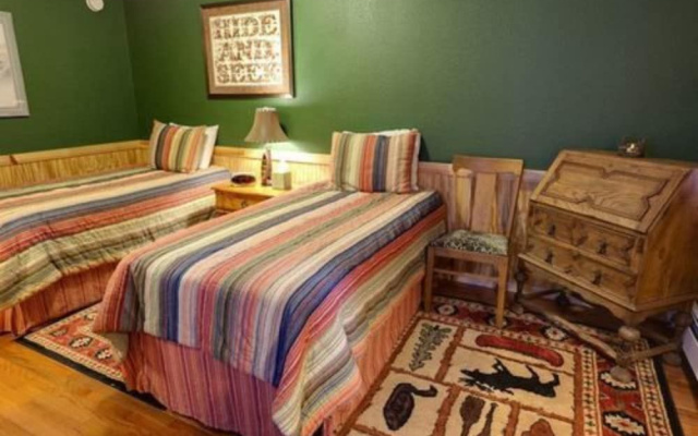 The Sea Parrot Inn
