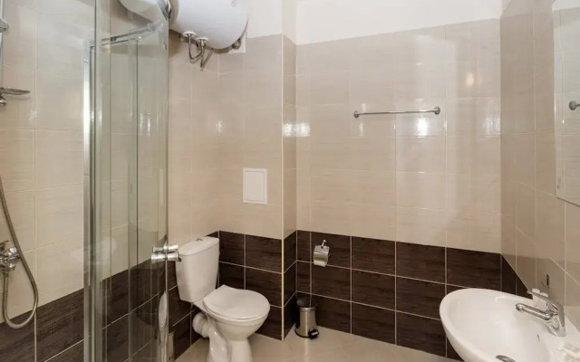 Seaside 1 BR Apartment With Balcony, up to 4 Pax