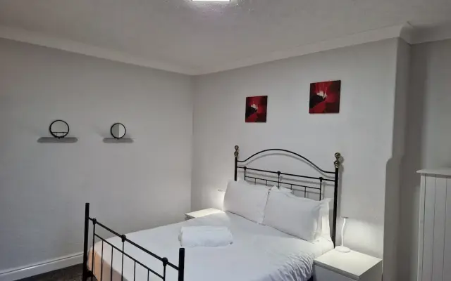 Birtley's Diamond 3 bed Apt, Sleeps 6 Guests