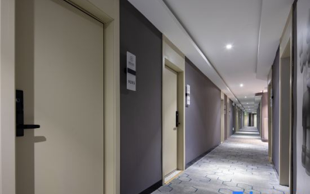 Mushang Hotel (Changsha West Bus Station Meixi Lake International Culture and Art Center)