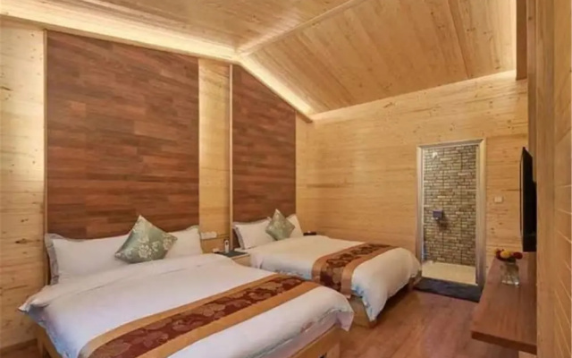 Lanrenyuanlin Hotspring Wooden House