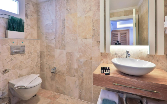 Kalkan Saray Suites - Adults Only