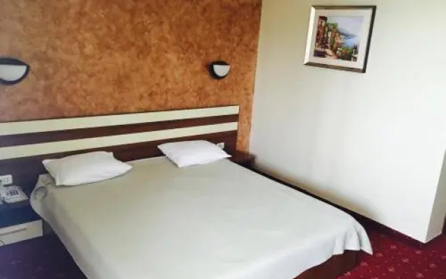 Hotel Luxor