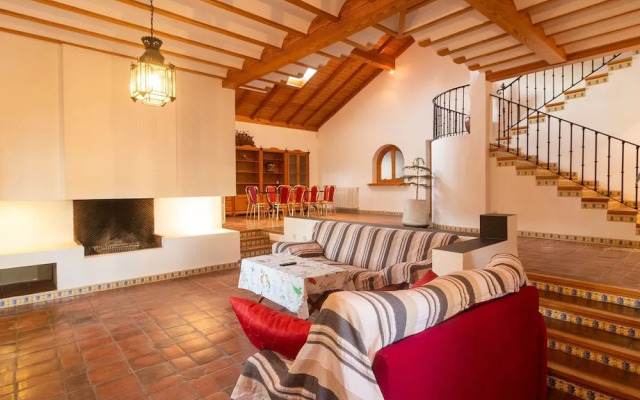 Fascinating Holiday Home in Villacañas With Swimming Pool