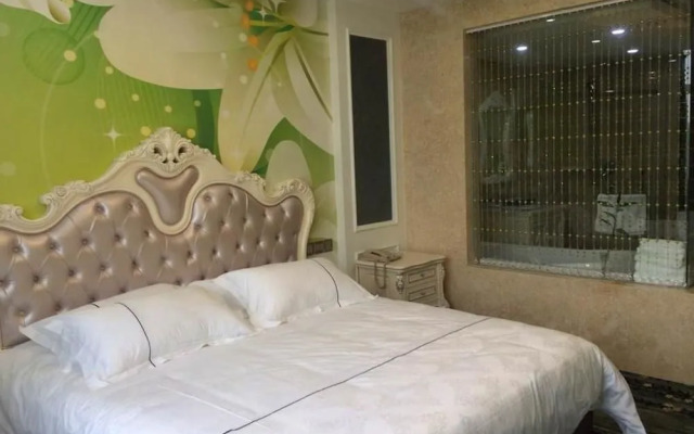 Shanghai Happy Hotel
