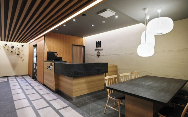 Premium Apart MONday HAMAMATSUCHO Station
