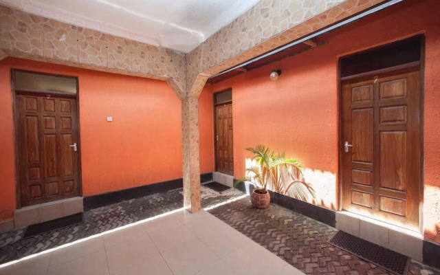 Ibizza Inn