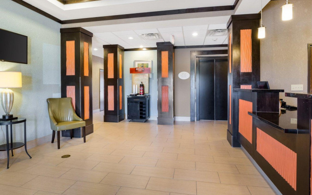 Comfort Inn & Suites San Marcos near Outlet Mall